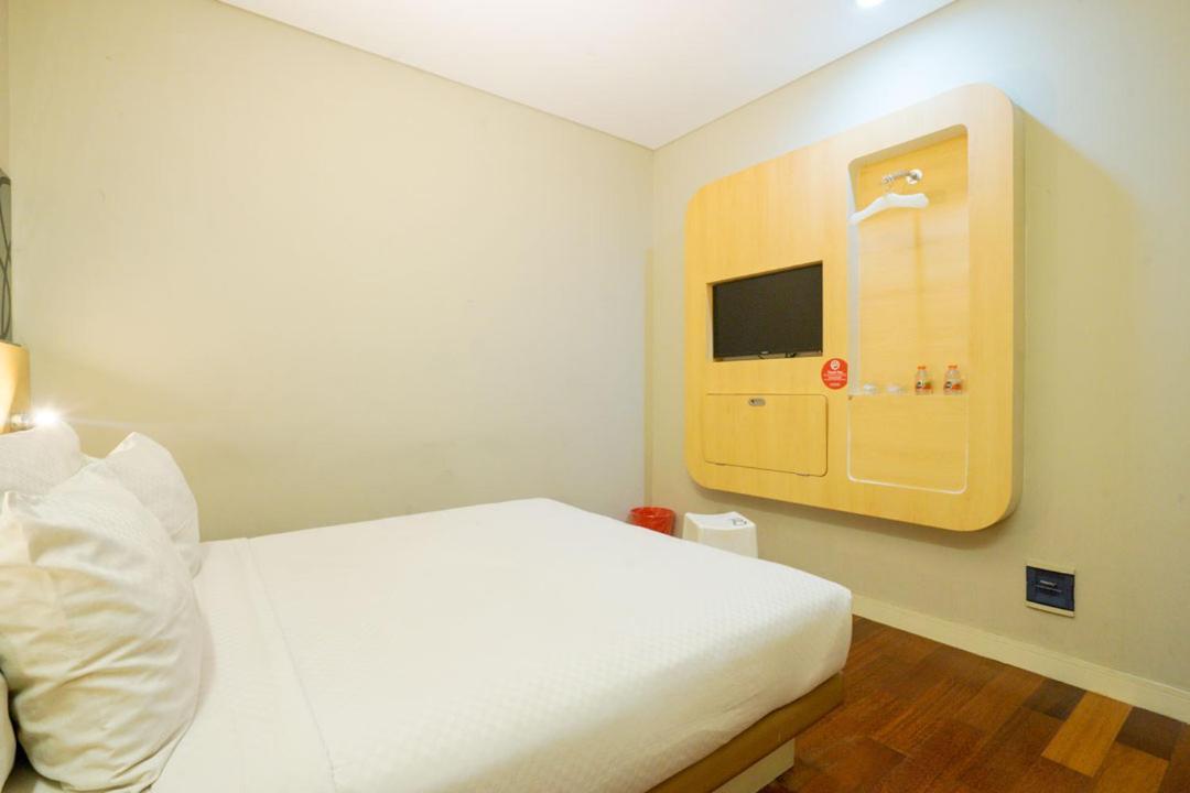 Life Hotel Stasiun Kota Surabaya Quarto foto