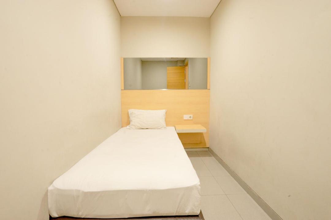 Life Hotel Stasiun Kota Surabaya Quarto foto