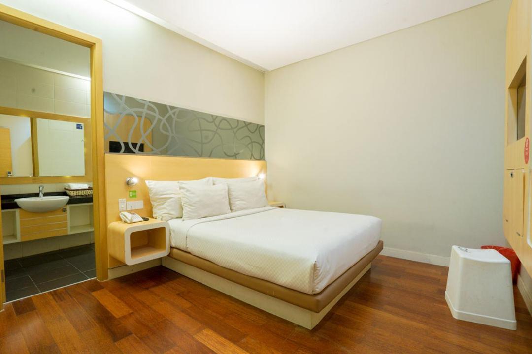 Life Hotel Stasiun Kota Surabaya Quarto foto