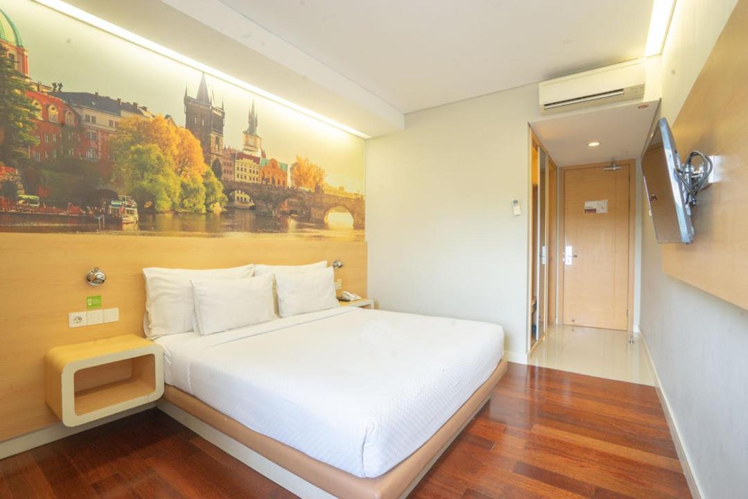 Life Hotel Stasiun Kota Surabaya Quarto foto
