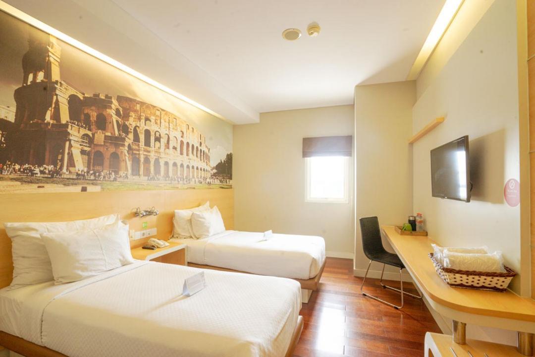 Life Hotel Stasiun Kota Surabaya Quarto foto