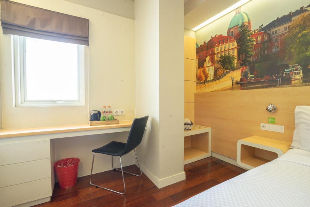 Life Hotel Stasiun Kota Surabaya Quarto foto